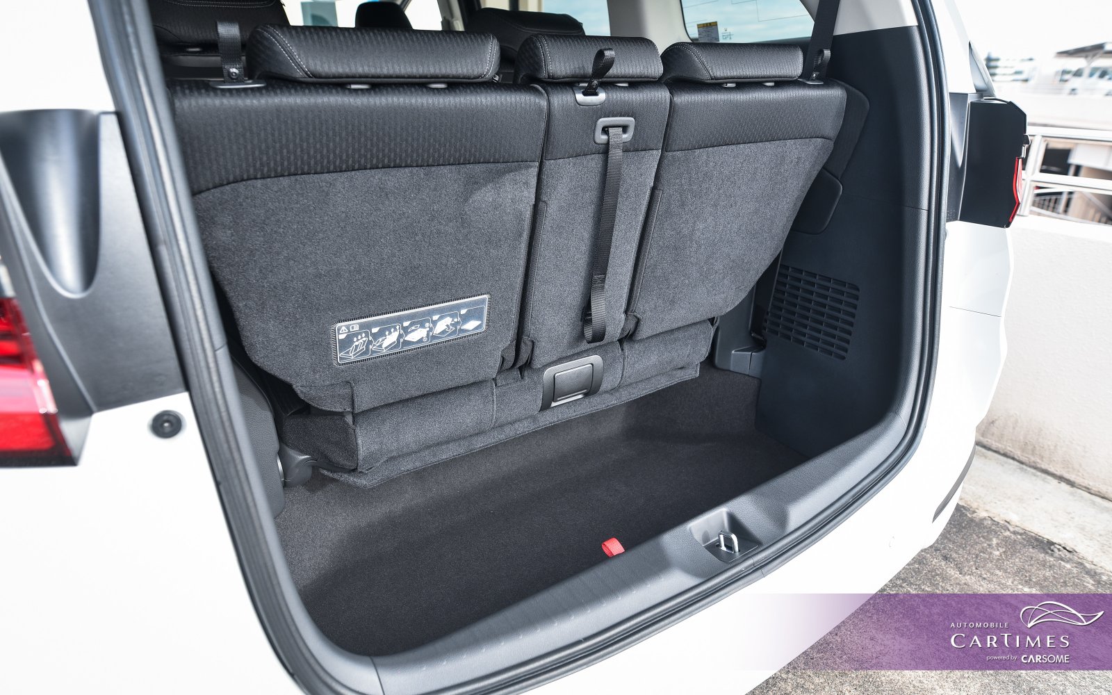 Honda Odyssey 2.0 e:HEV Absolute photo 11